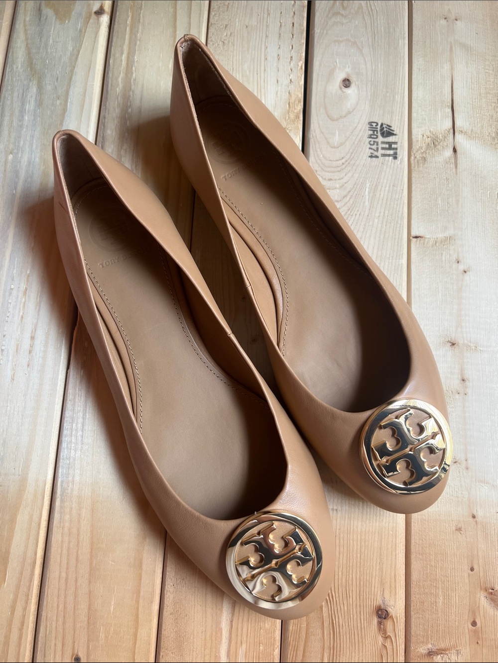 Tory Burch Neutral Tan Leather Logo Round-Toe Flats
